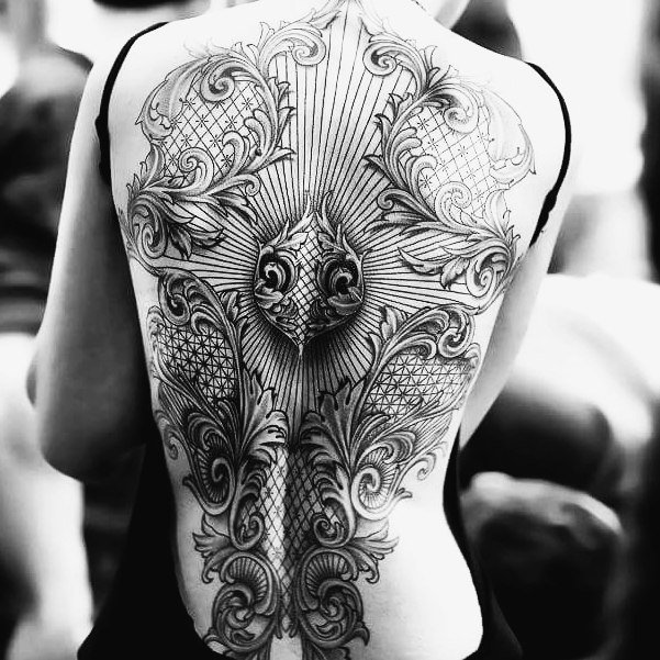Rücken tattoo frauen