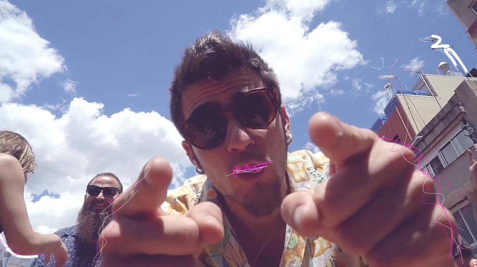 ATENCIÓN
Mañana se estrenará en primícia el nuevo videoclip en la web de Radio3 y el viernes en Youtube! #esloquehay