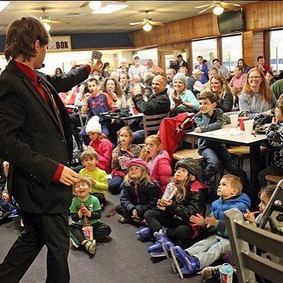 ShopLocRaleigh's tweet image. Need a magician for your event? #supportlocalmagic with @raleighnccorporatemagician Shaun… ift.tt/29OuvEu