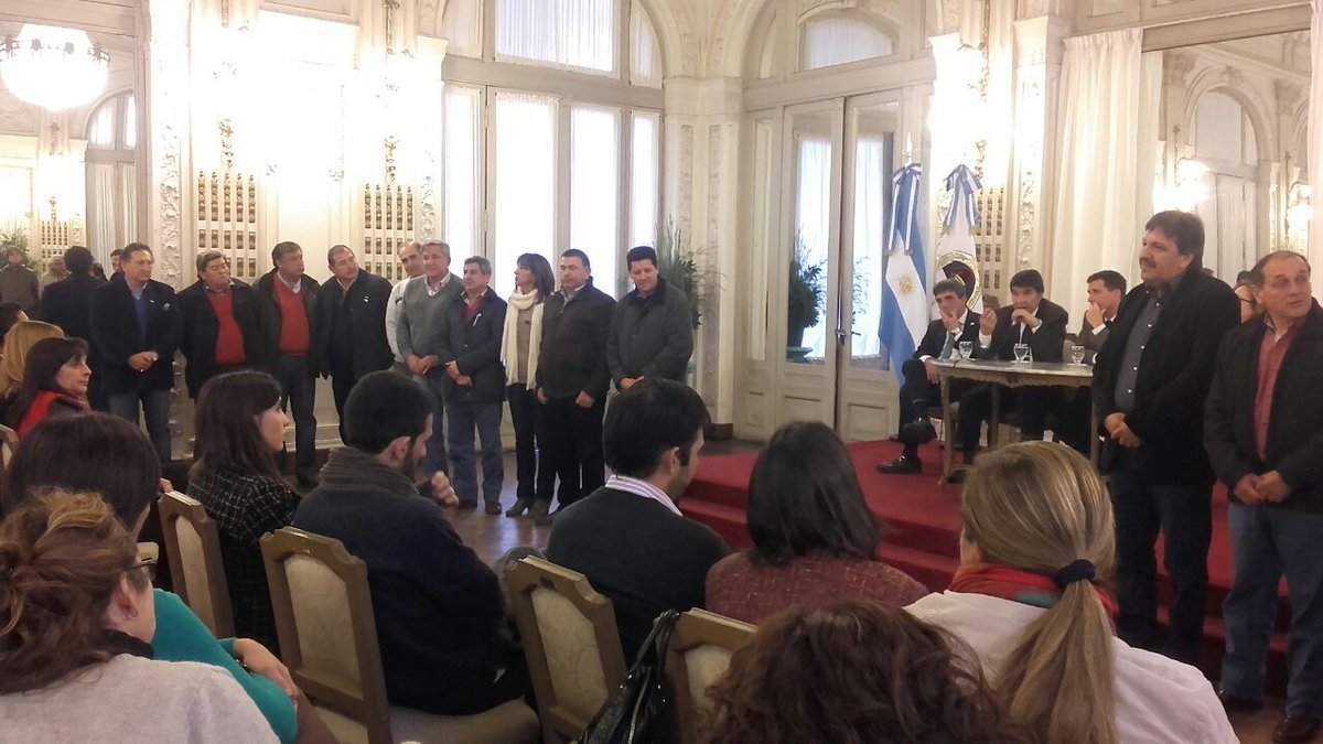 SandraMTirado's tweet photo. Reunión interministerial: trabajar por y para los más vulnerables es la prioridad para nuestro gobernador Manzur https://t.co/lHEebZb3CU
