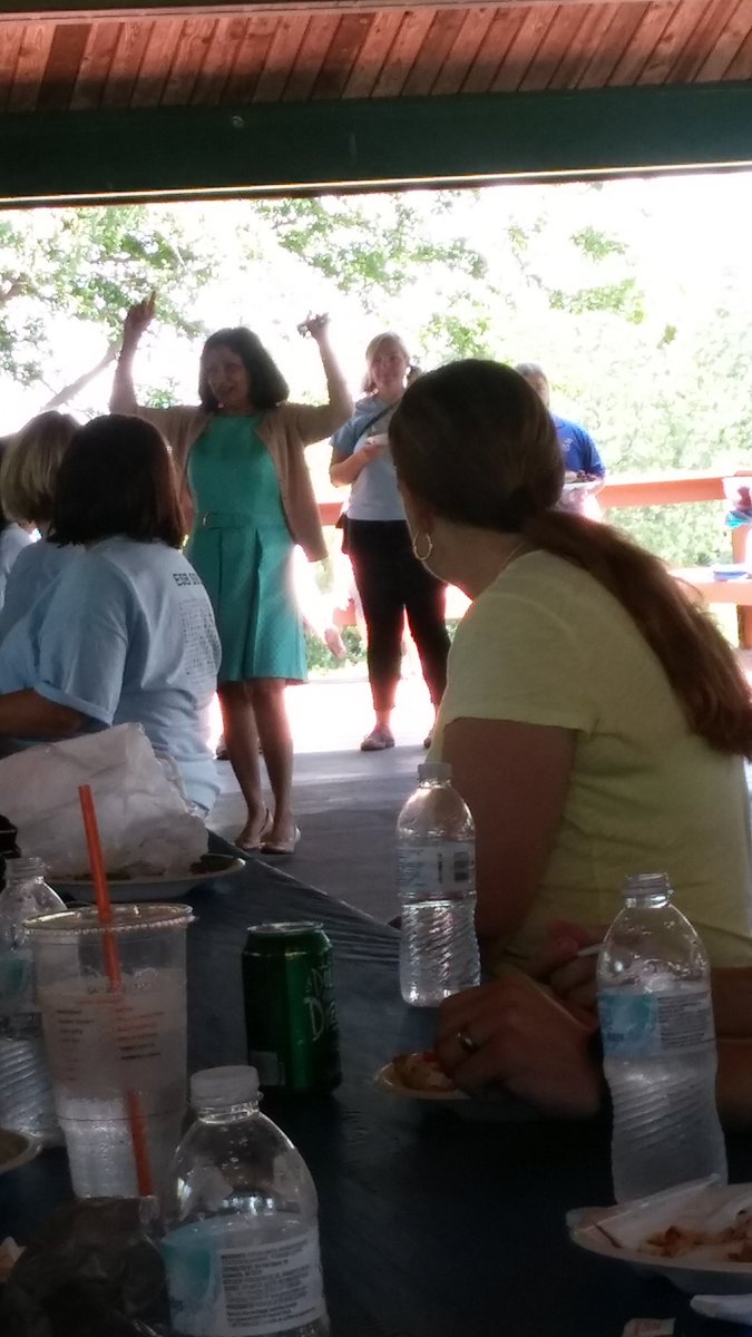 KU_CAO_SSC's tweet photo. Thank you @KUProvostNeeli for stopping by our SSC picnic! #SSCLife https://t.co/IXheDGcAKD