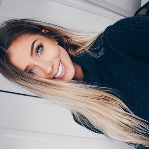 _LaLife_'s tweet image. Hey I'm Lindsay, I'm 19 and thats all there is to say, there's nothing special or important