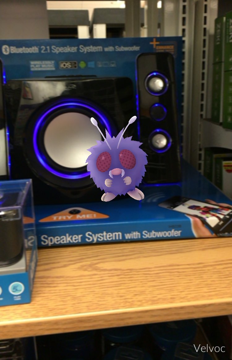 velvioc's tweet photo. When your at the store with you mom but you have to catch them all #PokemonGO #whypokemongo https://t.co/5pdku0bspO