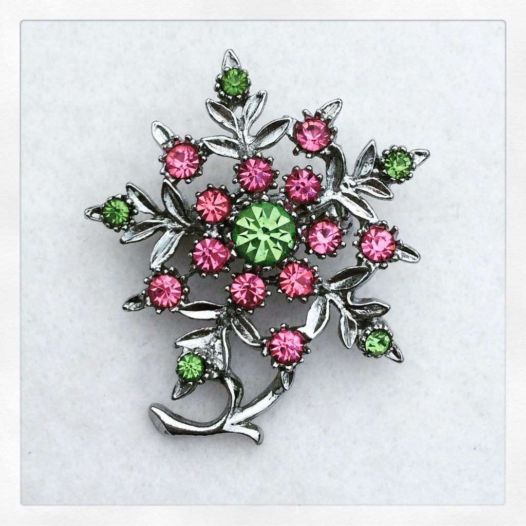 Sparkletrove tweet picture