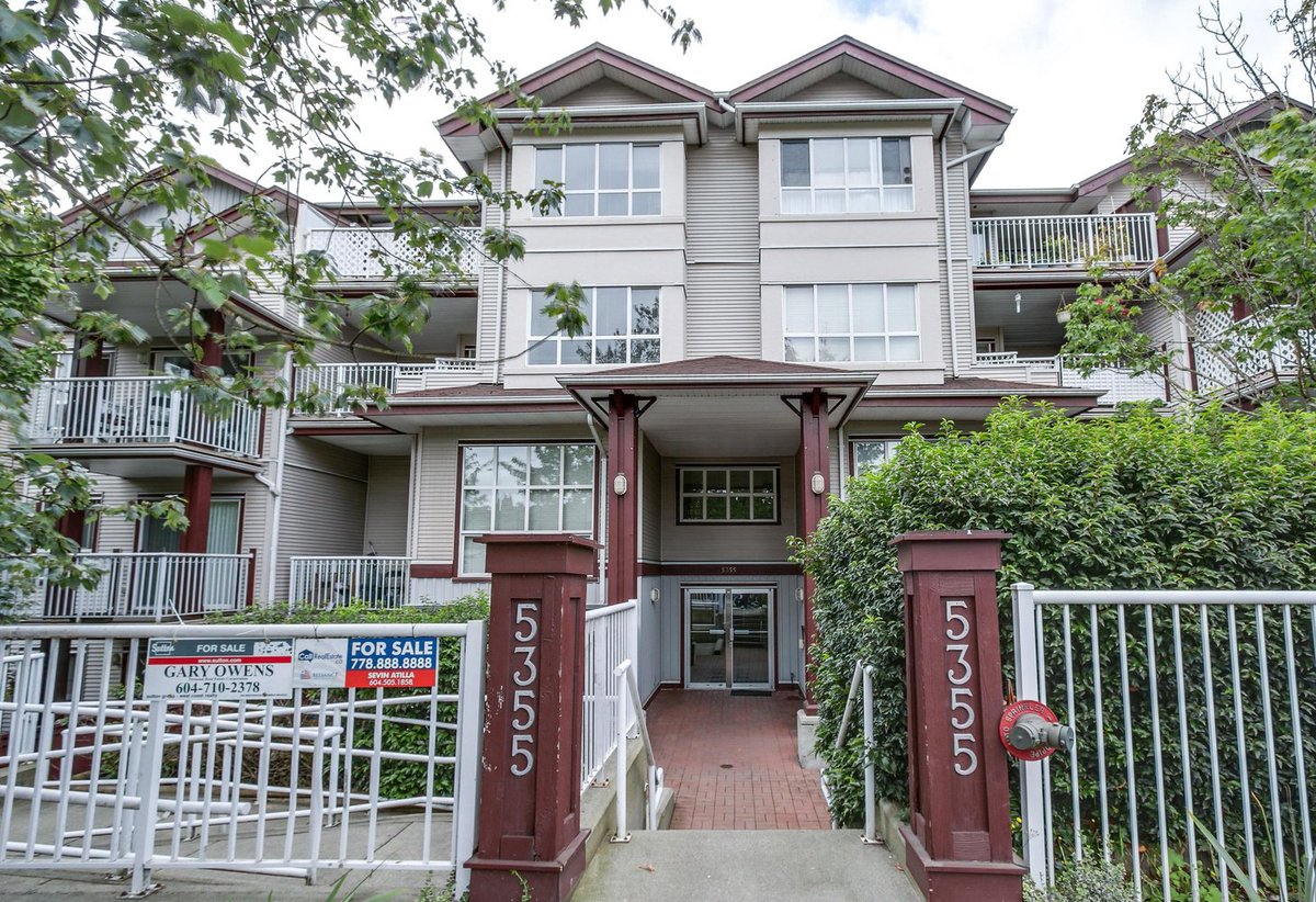 New listing - great location, really affordable 2 bed condo! Take a look >  bit.ly/29CbFOZ #VanRE #YvrRE