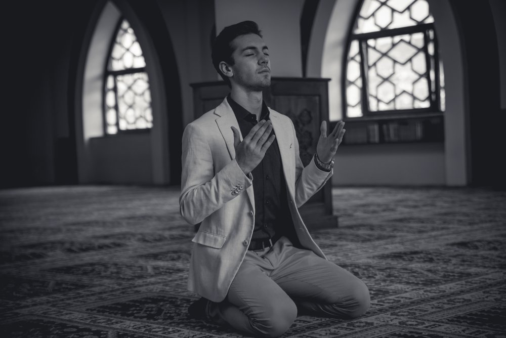 يا خالق الراحة وكلتك أمري، واستودعتك همي، فبشرني بما يفتح مداخل الرضا والسعادة في قلبي