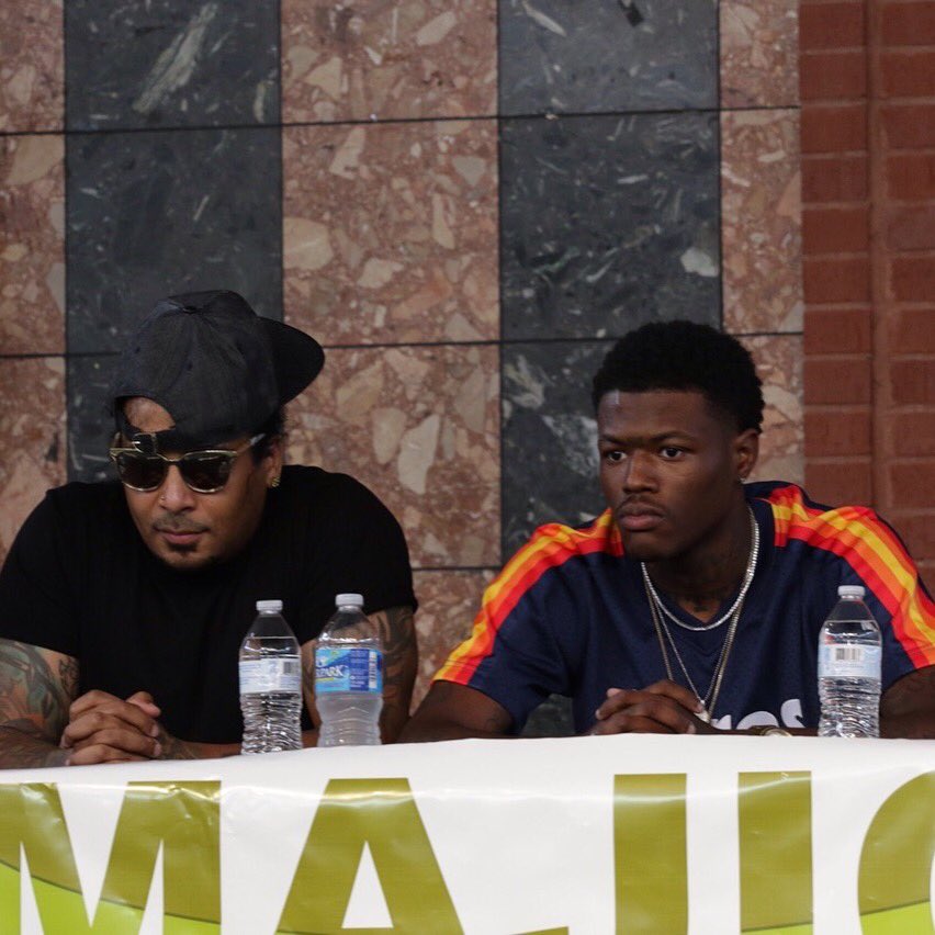 Joy105com's tweet image. @dcyoungfly in the building @hohatl supporting #StrategyForChange @realrickeysmiley @edeweysmith