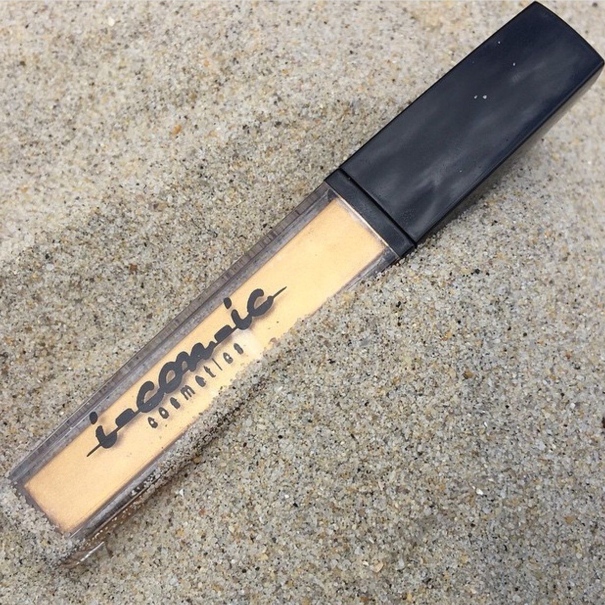 curvybodyivy's tweet photo. "Empire" Metallic Liquid Lipstick $8
https://t.co/eIbQIvmJBZ
#iconiccosmetics #goldlipstick #rva #lipgloss #iconic https://t.co/zNqNp4Qnck