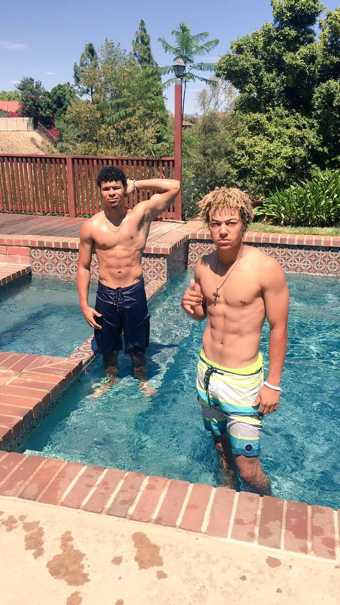 metaTated's tweet photo. #BestfriendGoals ⚓️ @chasen_shaw https://t.co/7Sx5Ak3eJJ