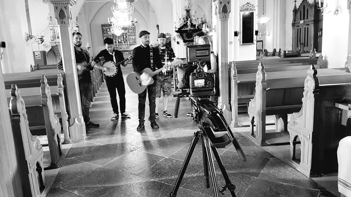 sirregband's tweet photo. #celticpunk #thewrongbar #greenworkstelevision #musicvideo #skrikhultproduction #eatmusic #greenwallmanagement https://t.co/pmpfGmHoVe