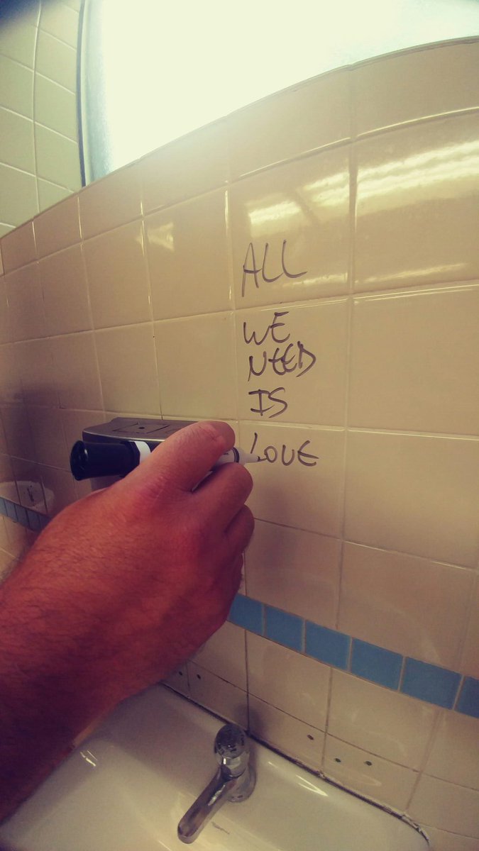 HowellBasic's tweet photo. Leaving notes of love #BASICGIVESBACK https://t.co/ofB5QjALBo