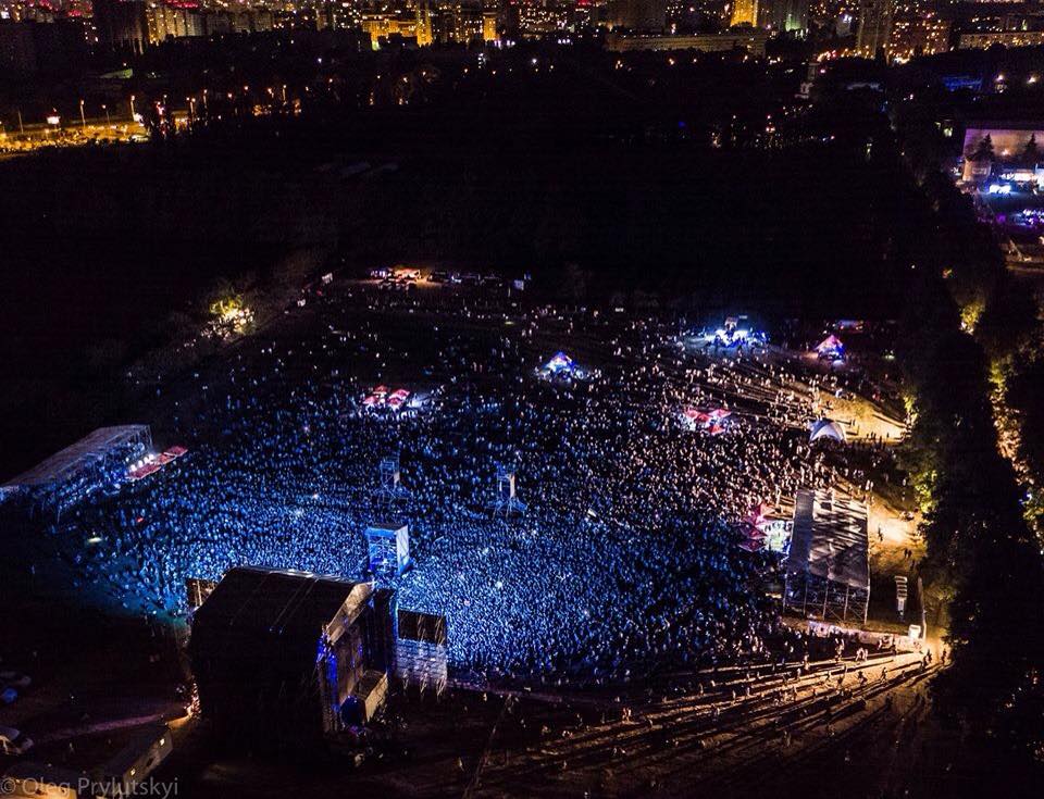 comma_com_ua's tweet photo. Фестиваль Atlas Weekend на ВДНГ з висоти пташиного польоту.
Фото: Олег Прилуцький. https://t.co/VJRYE9FzLL