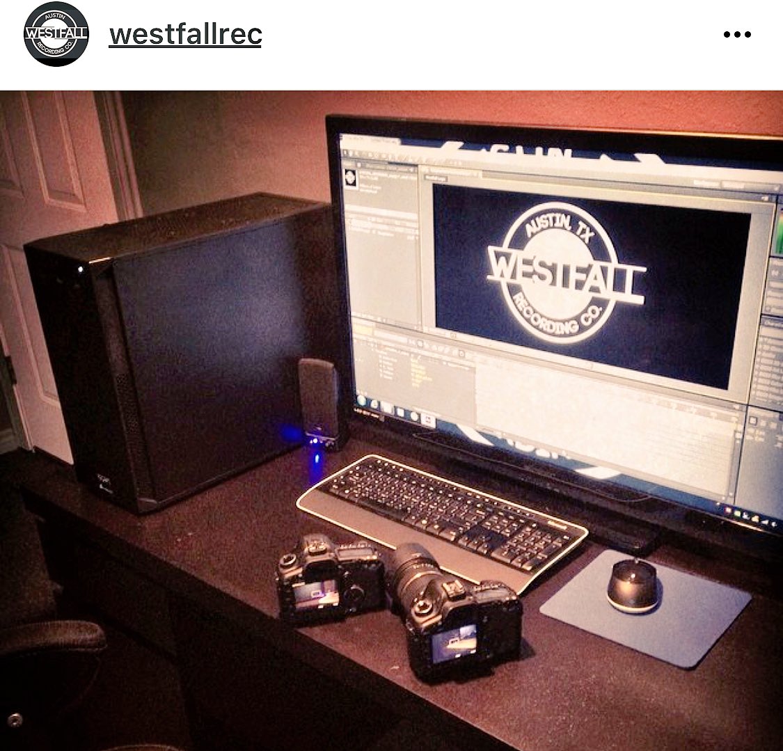 WestfallRec's tweet photo. 📸📷 Loving the @WestfallRec #recordingstudio 🎹 Set up for New #videoediting ❗️❕✔️ #producer #Producers #producerslife https://t.co/sRAhLmg25E