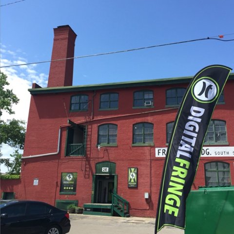 thedigfringe's tweet photo. Have you seen our HUGE new 17 foot sail sign flag in front? We have reports of sightings from Kettering! #BIGPRINTER https://t.co/ayLmPvKoIi