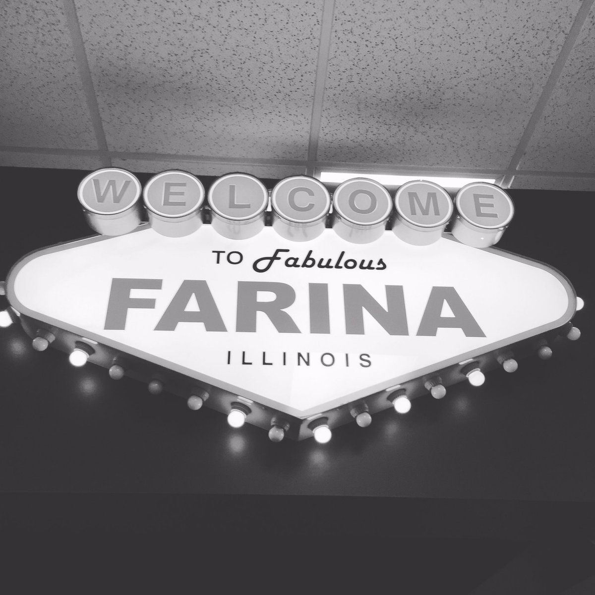 guitarsaurus's tweet photo. Stay fabulous Farina. https://t.co/RsPZI1UfWz