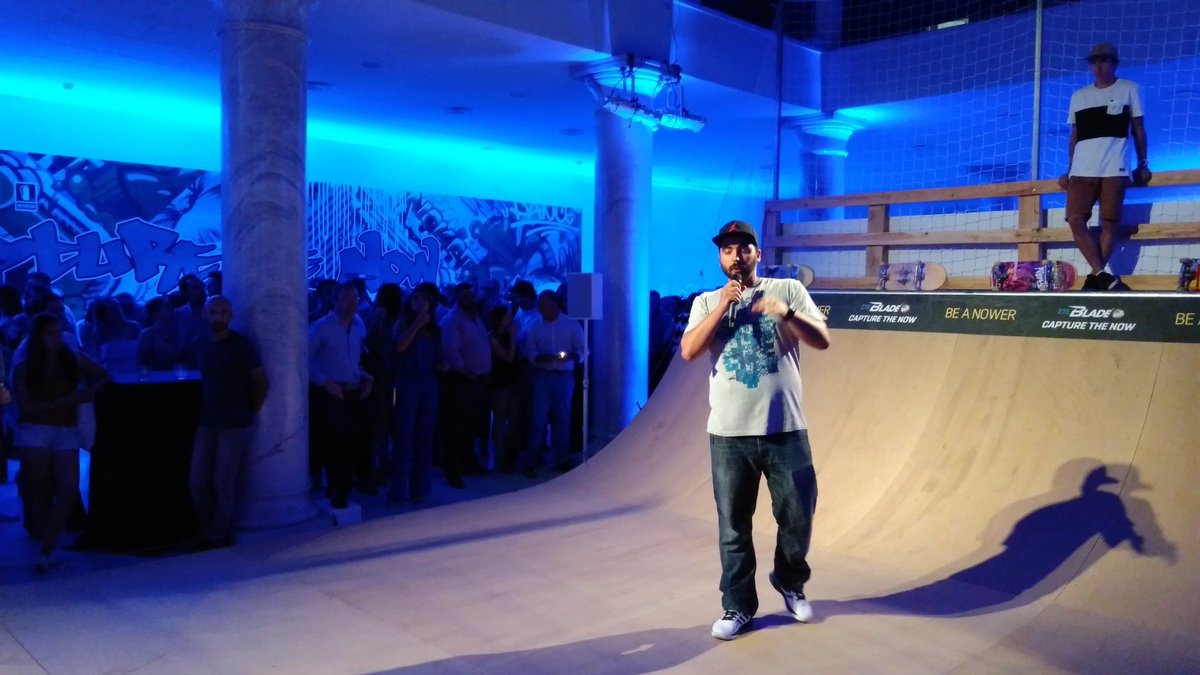 ZTE_es's tweet photo. Desvelando nuestra nueva campaña #BeANower en la ZTE Summer Party en Madrid https://t.co/lZBj1Jt5sz