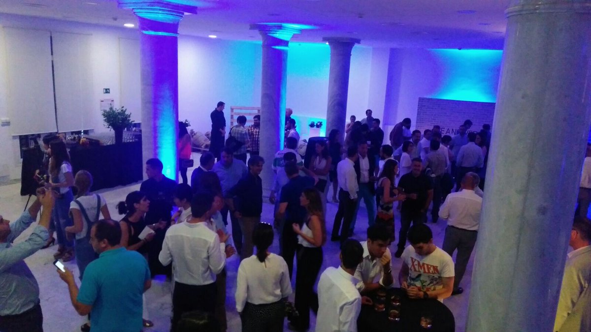 Singular_One's tweet photo. Singular One se ha propuesto revolucionar Madrid con la presentación del móvil Blade V7 de @ZTE_es!! #beanower https://t.co/dSM0v1HPUv