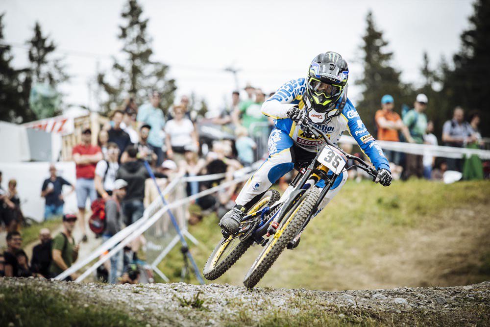 alotroladomtb's tweet photo. Team Chain Reaction Cycles PayPal: Lenzerheide 2016 https://t.co/t9yxtu6wi3 #DH @Nuke_Proof @Nukeproof_Spain https://t.co/hfSMGewi2B