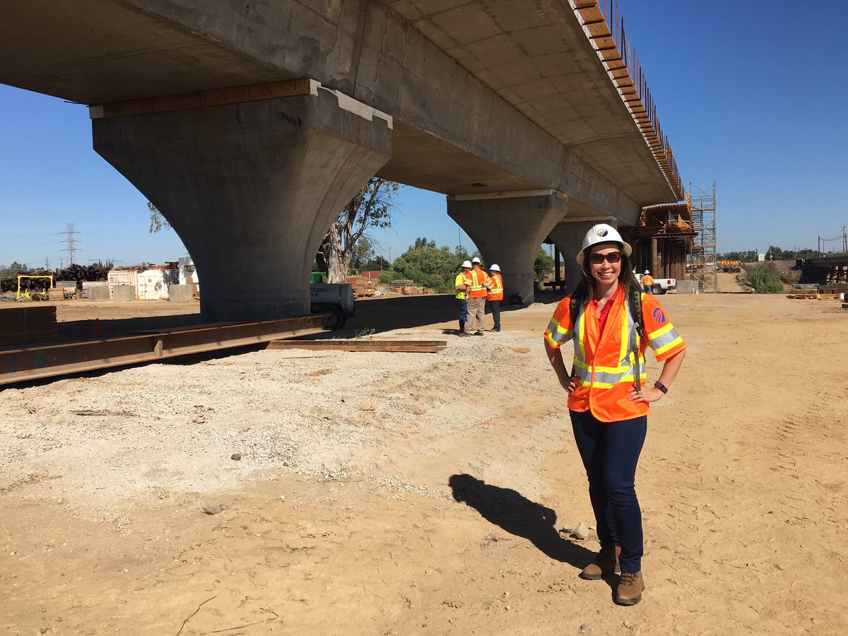 Adeline_Yee's tweet photo. It's really happening. #HSR being built in Central CA. @CaHSRA @railLAorg #IWillRide #ReadytoRail #FresnoRiver https://t.co/X2pALAcTO5