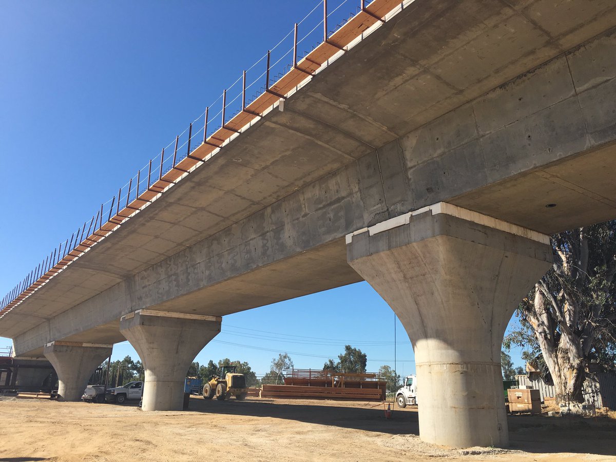 Adeline_Yee's tweet photo. It's really happening. #HSR being built in Central CA. @CaHSRA @railLAorg #IWillRide #ReadytoRail #FresnoRiver https://t.co/X2pALAcTO5