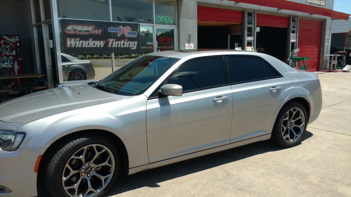 cwtint's tweet photo. #windowtint #maxpro 33%/18% #cwtint #chrysler https://t.co/CHmQGGxS6m