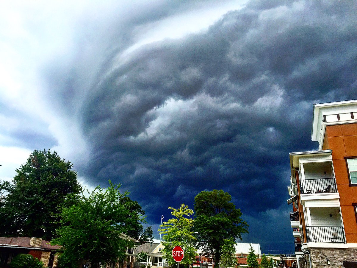 eatlocalroots's tweet image. #summerthunderstorms over Tuscaloosa @spann