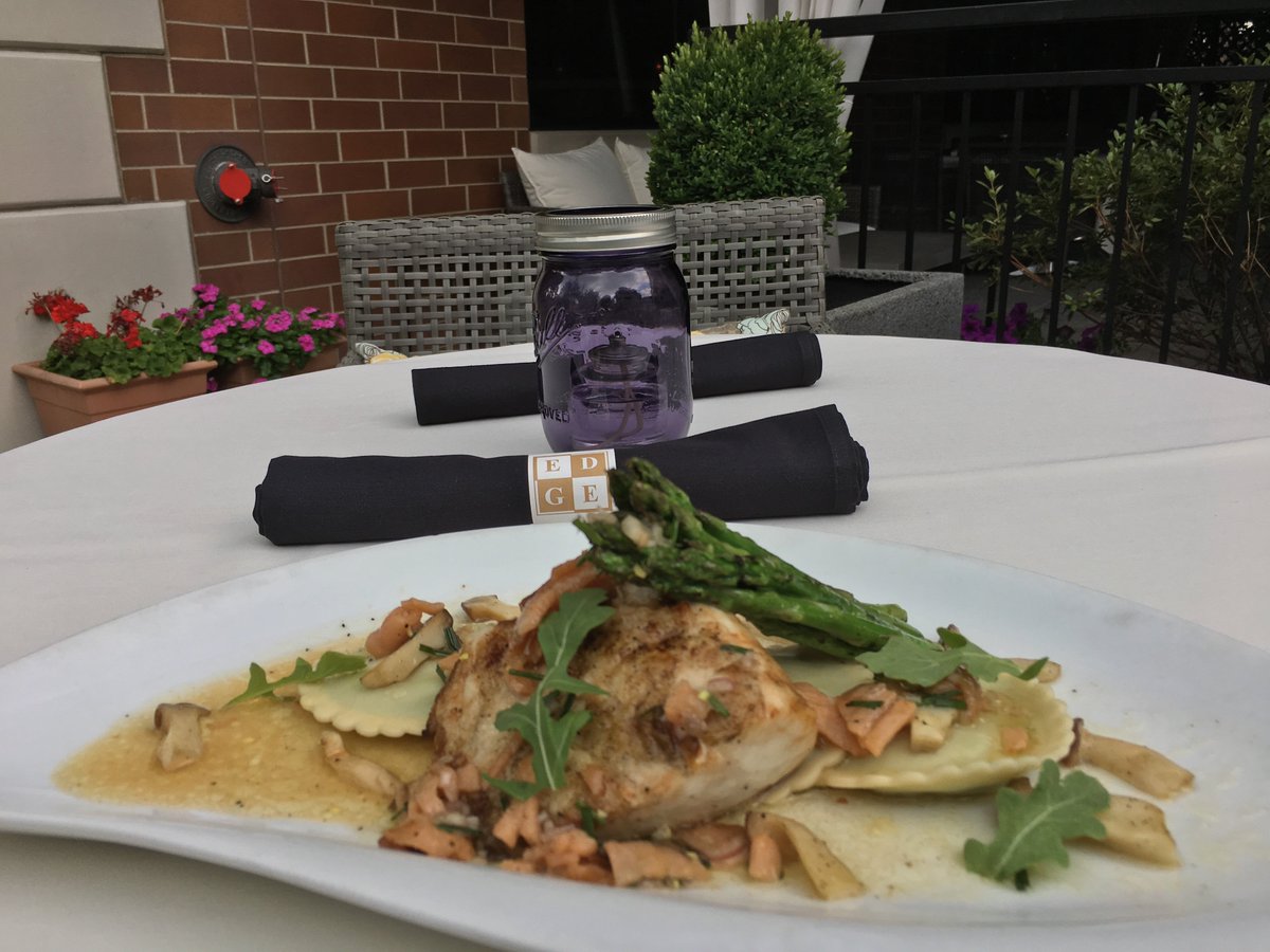 Tonight’s  #TunesOnTuesday special is Hawaiian Butterfish with sweet pea lemon tarragon ravioli!