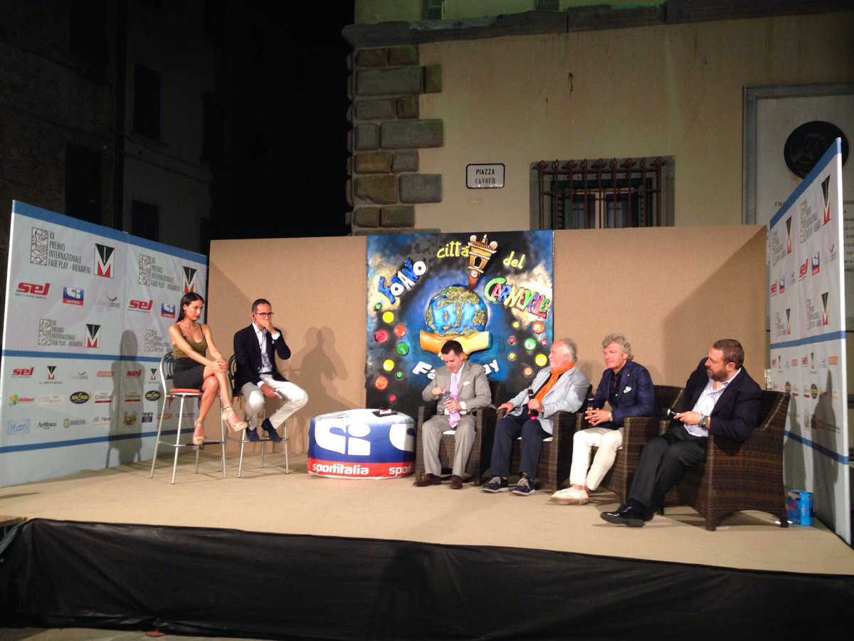tvdellosport's tweet photo. LIVE da Foiano, parterre de rois con @MCriscitiello e @AlfredoPedulla: Vulpis, Antognoni, Cucci e @lacrivello! https://t.co/aIiAtWTLLm