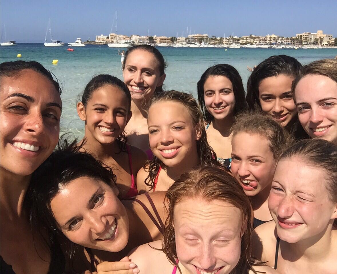 andreafuentes83's tweet photo. Ya hemos empezado el #campus en #Mallorca con @margacj ! Hoy algo especial: entrenamos en #EsDolç! #synchrocamp https://t.co/A5FlJjFDfa