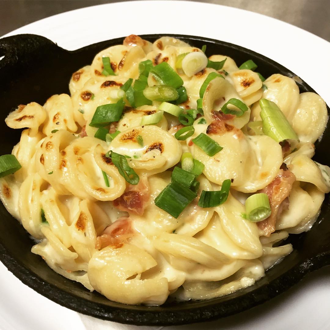 mhMetroCenter's tweet image. Take a peek at what our chef is cooking up this week at Fire And Sage Restaurant ...#LoadedMac #Cheesy #repost