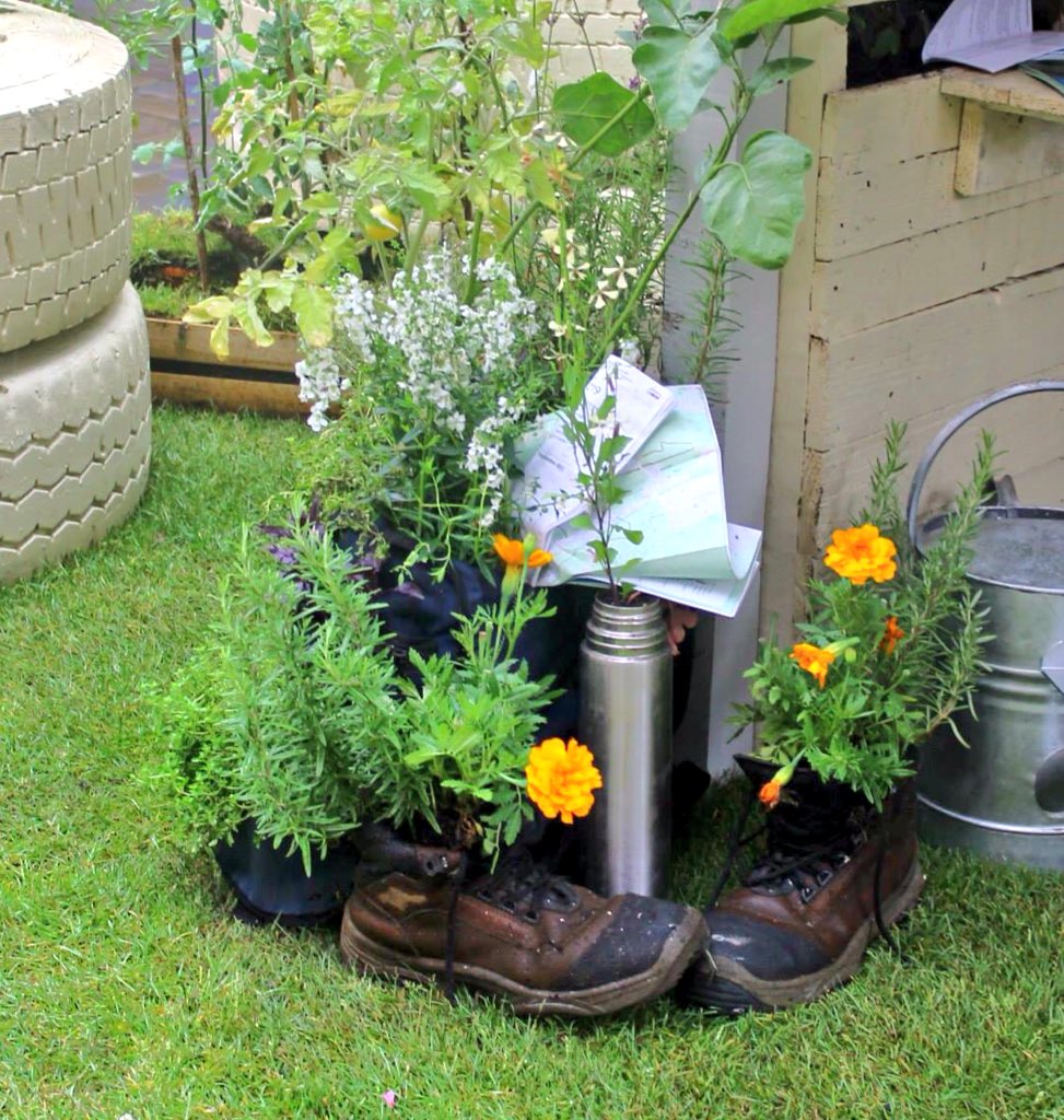 Growinthecity's tweet photo. Good idea @LucyDanger - already done #bootplanters #rucksackplanter #flaskplanter - why not full wardrobe? #Idea https://t.co/y1rDXFm1qm