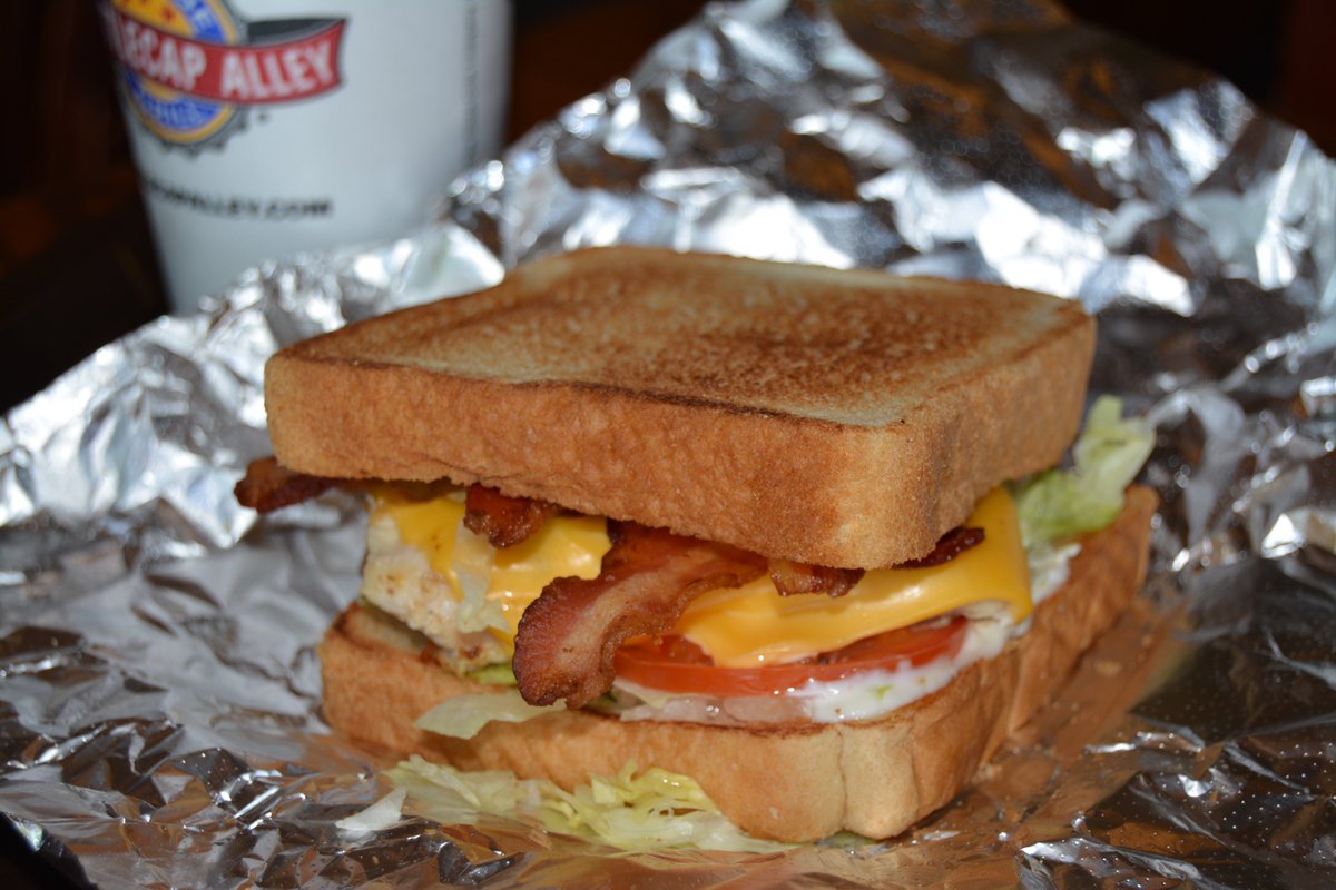 Bottlecap_Alley's tweet photo. Buy 1 Get 1 Free #burgers &amp; #sandwiches. w/ pur. of 2 drinks. 4-close! #BOGONight #GrapevineTX #Keller #Southlake https://t.co/w7oTfYkP1B