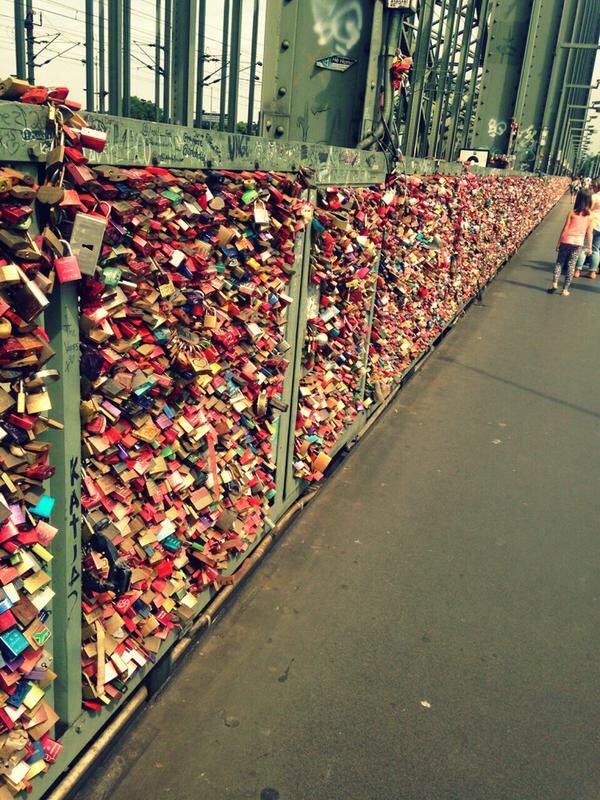 QuoteLMAO's tweet photo. life goals: put a lock on a Paris bridge with someone special https://t.co/9Rx1JcQ6cf https://t.co/nEeNTClNSk