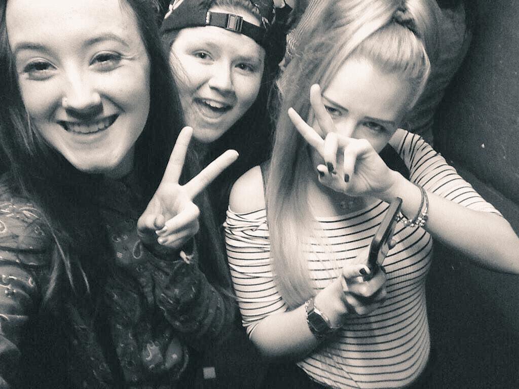 alisontommo's tweet photo. Happy birthday queen @katherine_ora I miss you loads defo need to see you soon and have a laugh! Love ya ❤️🎈 https://t.co/4NlP8J5iOj