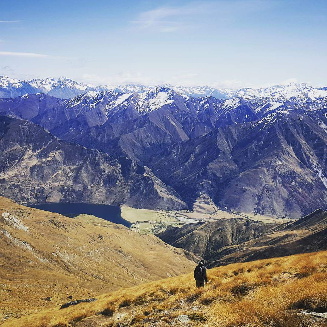 sallytnz's tweet photo. Cracking view from Ben Lomond #queenstown #benlomond #walkingnz https://t.co/MxGFVWy0j5