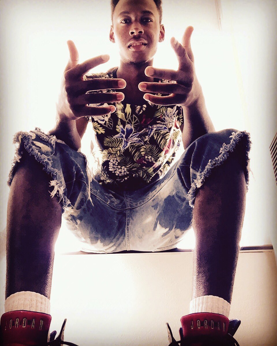 smiley_deavonte's tweet photo. Good vibes today 💸 https://t.co/BDtWx4L5wB
