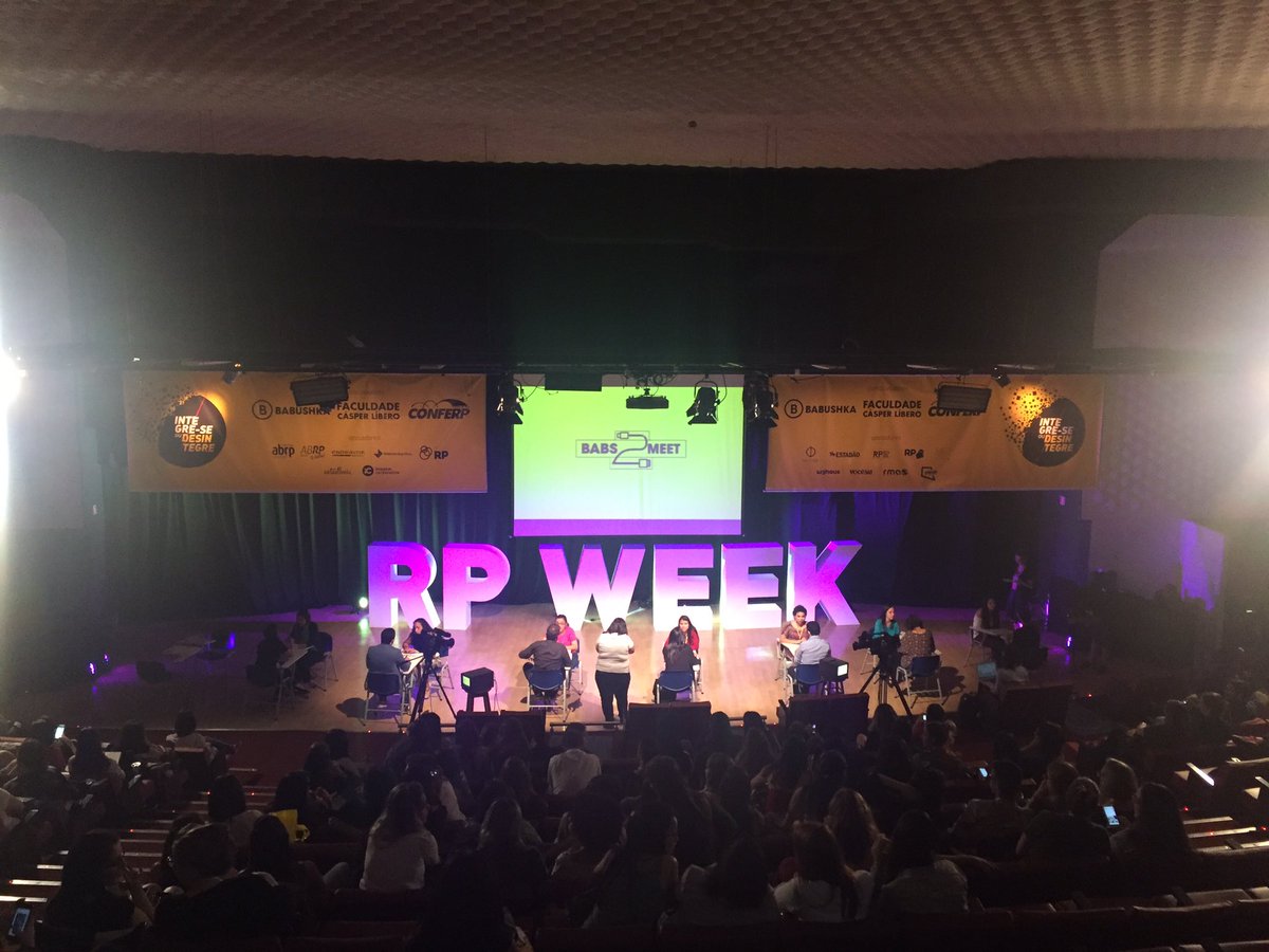 casperlibero's tweet photo. E o segundo dia de #RPweek começa com entrevistas de estágio ao vivo! 😱 #babs2meet https://t.co/1BA9T6tG9X