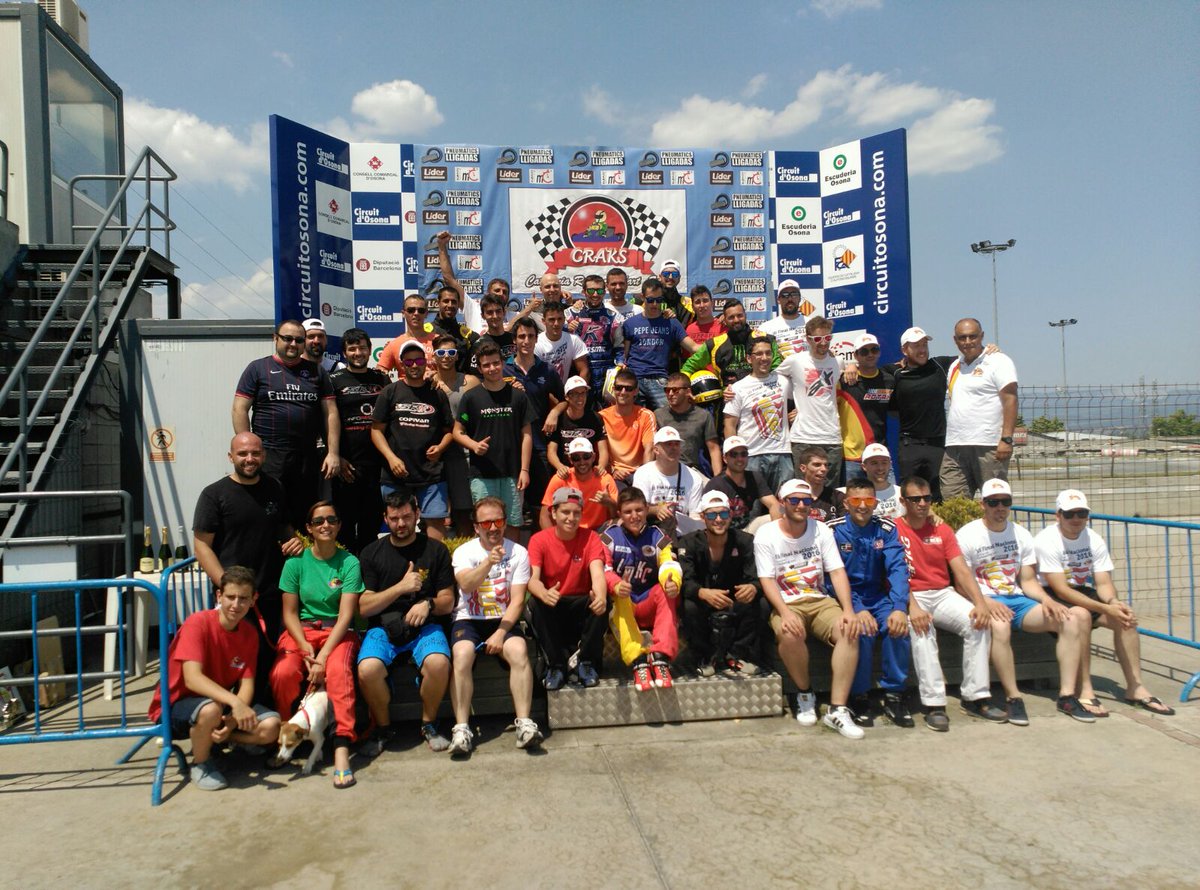 DaniRoyo's tweet photo. Espectacular la #FN2016 en Vic con el @Craksracing https://t.co/xzlHBuRQ50