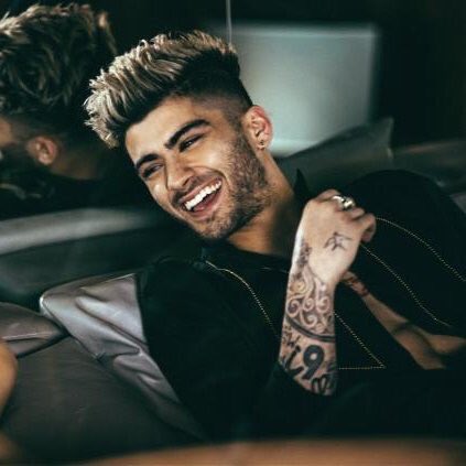 RpgStayAlive's tweet image. Zayn Malik.
Zayn.
22 ans.
Solitude.
Bisexuelle.