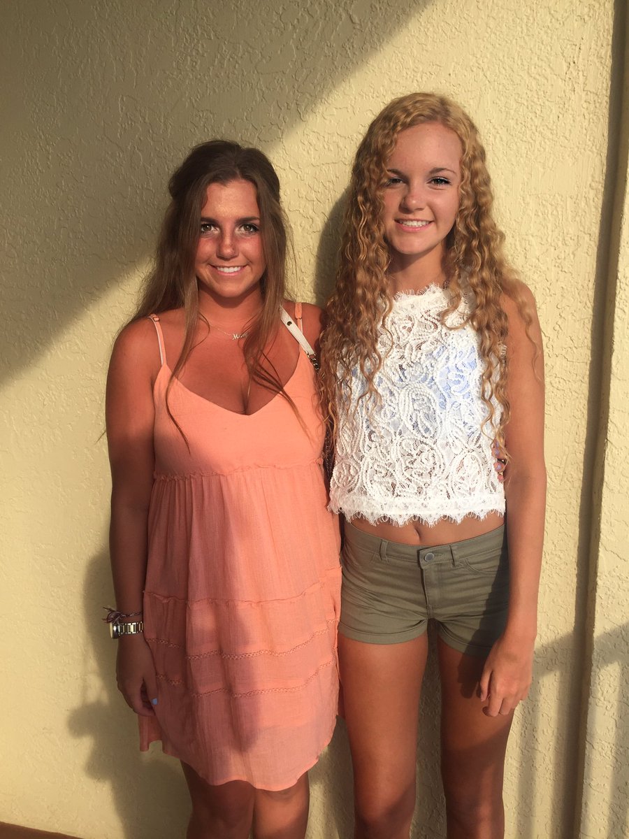 mmamone2's tweet photo. happy bday sister girl #blest to have you as a protege #scaredofdogs #bruno #sandwich #stepsister #privileged๐๐ผ๐๐ธ๐๐ค๐ผ https://t.co/I8uKh0lOx8