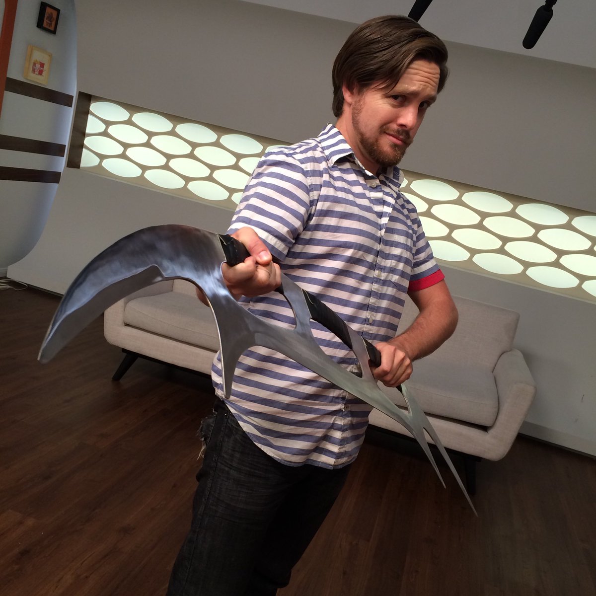 MuraKimiko's tweet photo. GeekandSundry: The magnificent cpkelly joins us today on our new show, #HowToSquad! https://t.co/HkiMlmhLpF #roc