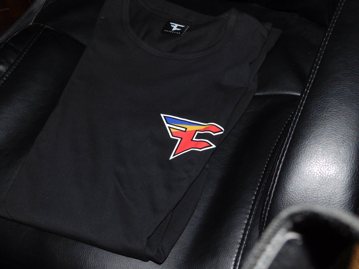 #FaZeUp <a href="/Temperrr/">THOMAS OLIVEIRA</a> <a href="/FaZeAdapt/">Adapt</a> <a href="/FaZeRug/">Rug</a> <a href="/FaZeApex/">FaZe Apex</a> <a href="/FaZeClan/">FaZe Clan</a> @FaZeBlaziken Again thanks @iD_Sticky