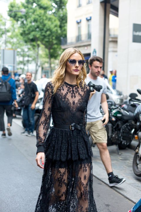 DoubleTapMx's tweet photo. ¡Pelea de looks! Olivia Palermo en Paris. ¿Cuál les gusta más? https://t.co/d3dKJRsQae
