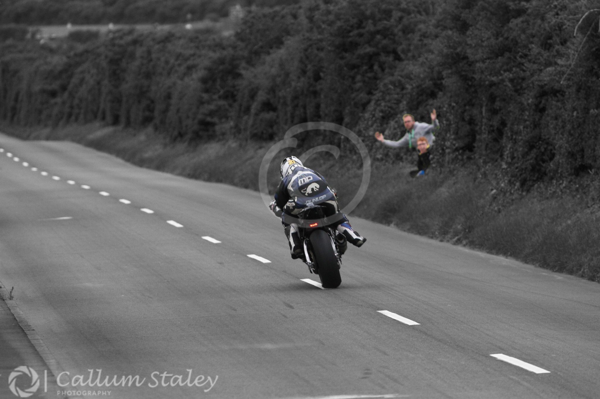 CnMzRmWWYAI5XIj.jpg:large