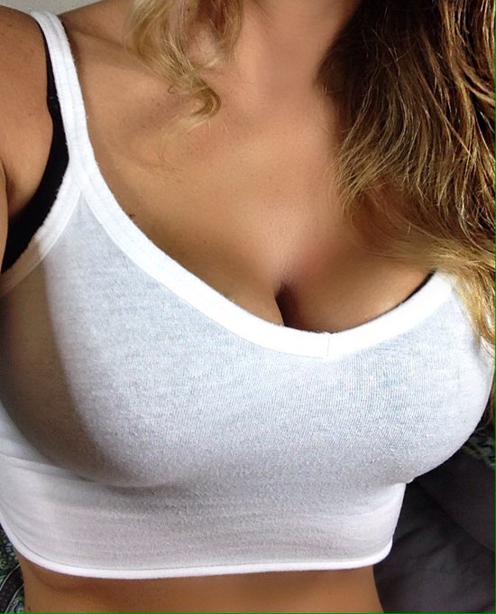 Boobs!💋 https://t.co/ZIosi9O16g<a href="/tag/streaming"class="tags"><span>#streaming</span></a><a href="/tag/camgirl"class="tags"><span>#camgirl</span></a><a href="/tag/smcontest"class="tags"><span>#smcontest</span></a>