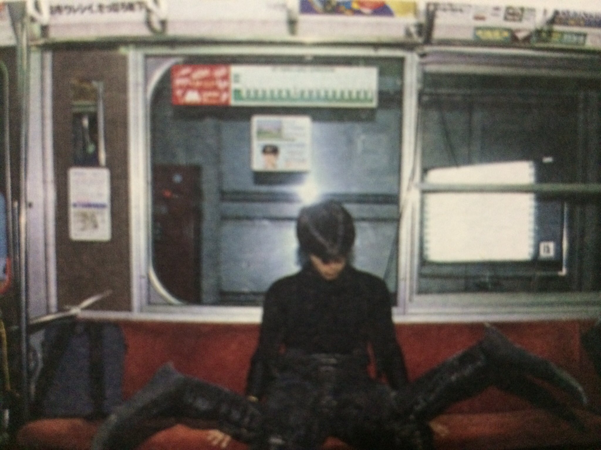 れぎおん 地下鉄のシーンでのソルジャーレギオンスーツ着脱風景 T Co Jiv1dfcvzy Twitter