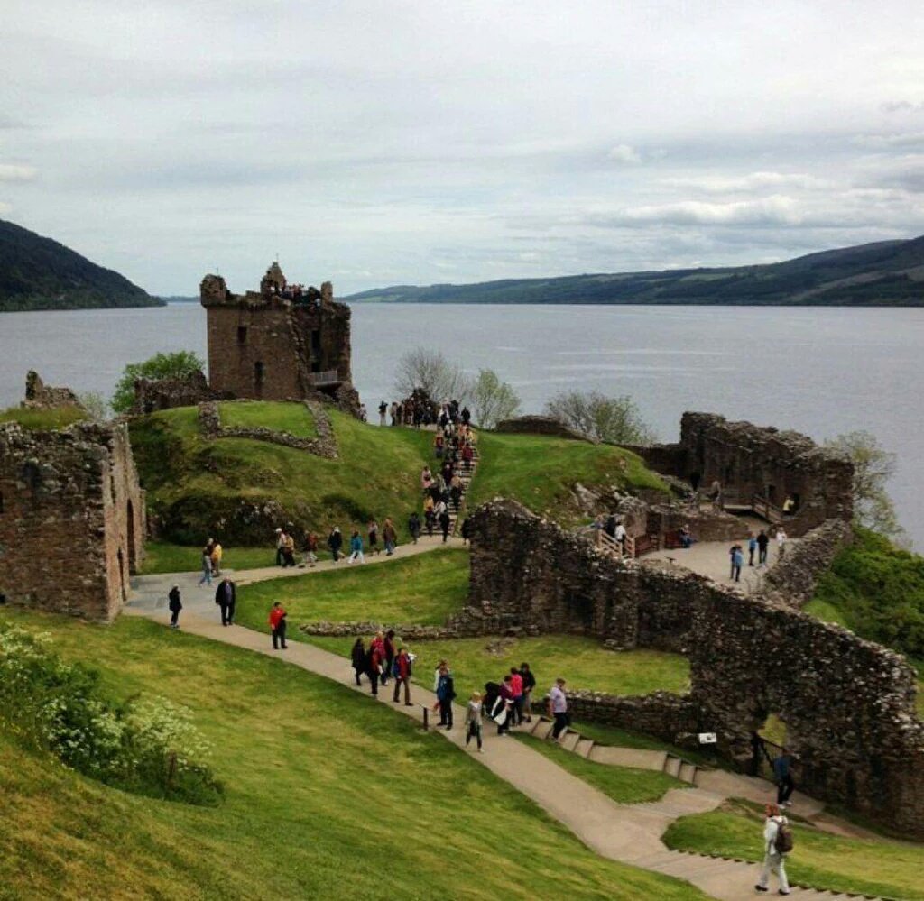 GlasgowMubtath's tweet image. Loch Ness 
بُحَيرَةْ لُوُخْ نِيس
آكبرواعمق بحيرة مياه عذبة ْ ف أُسْكُتَلنْدَا
للحجز فنادق
booking.com/city/gb/fort-a…