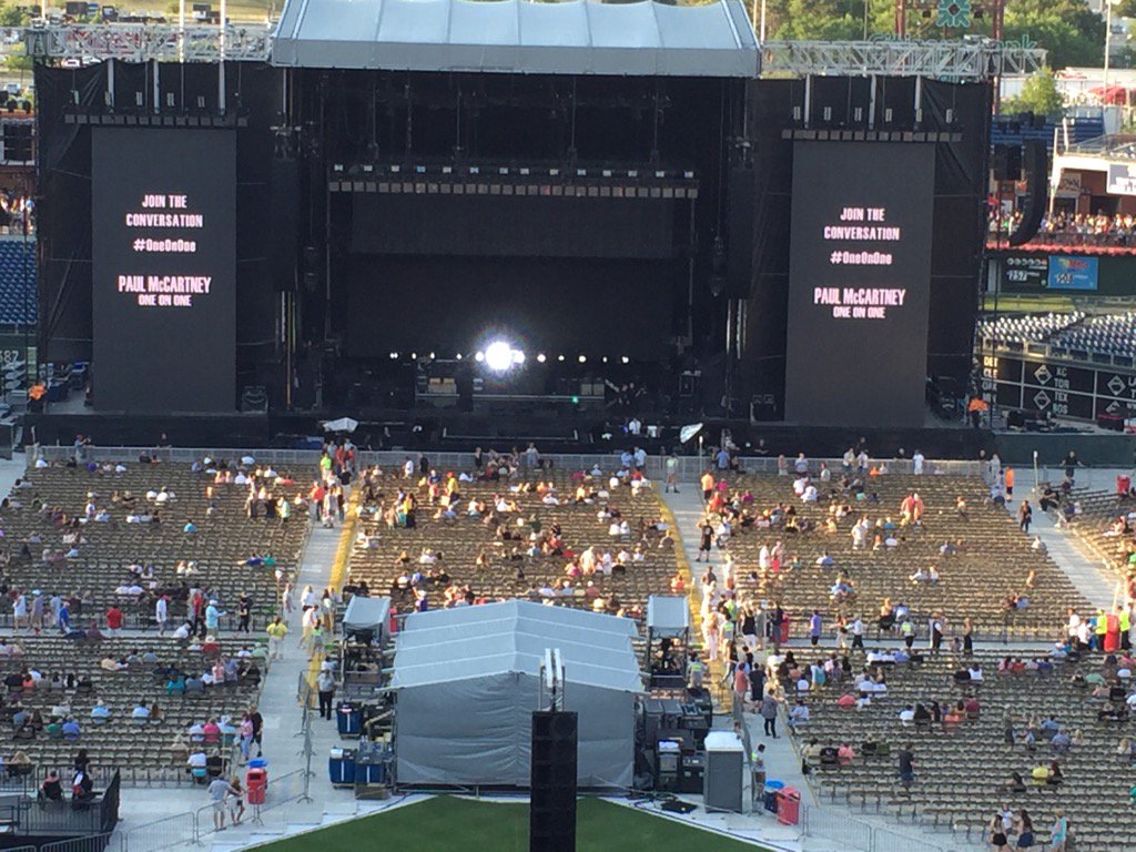 bdevitt55's tweet image. With Dale at Paul's One on One tour.