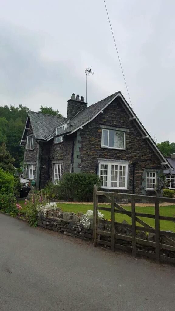 OAlmihdhar's tweet image. بمنطقة البحيرات
قرية Ambleside
آمبلسايد
احجز كوخ آو فندق 
ممكن تمدد إقااامتك😂 
من جمال وروعة طبيعة القريه#بريطانيا