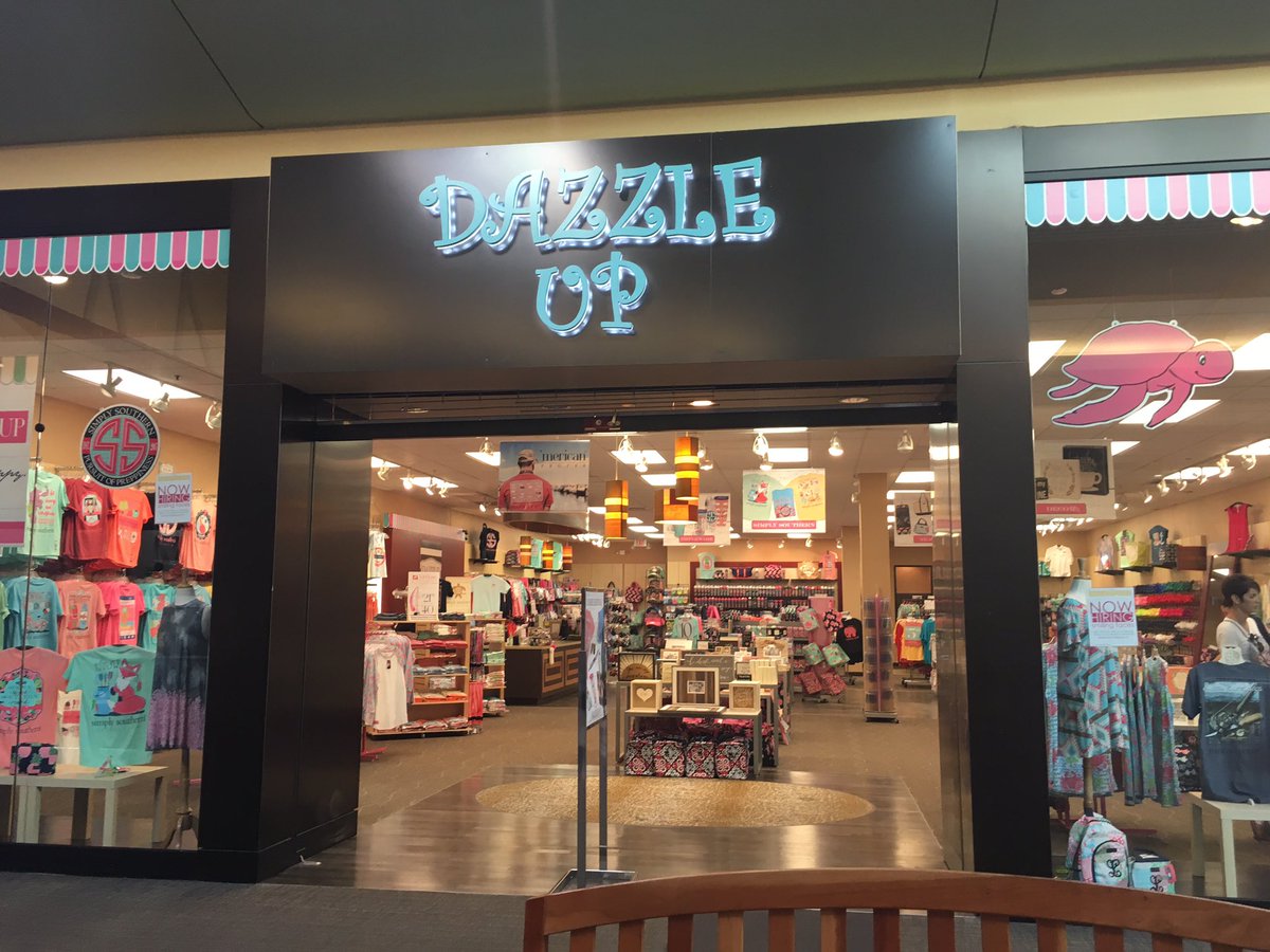 dazzleuponline's tweet photo. Our store in #Charleston looks so gorgeous #dazzleup https://t.co/qVHfkPT0YM
